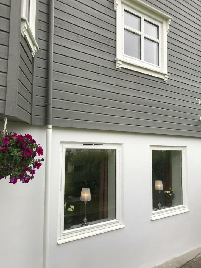 Ola Bua Near The Atlantic Road Apartment Lyngstad Exterior photo