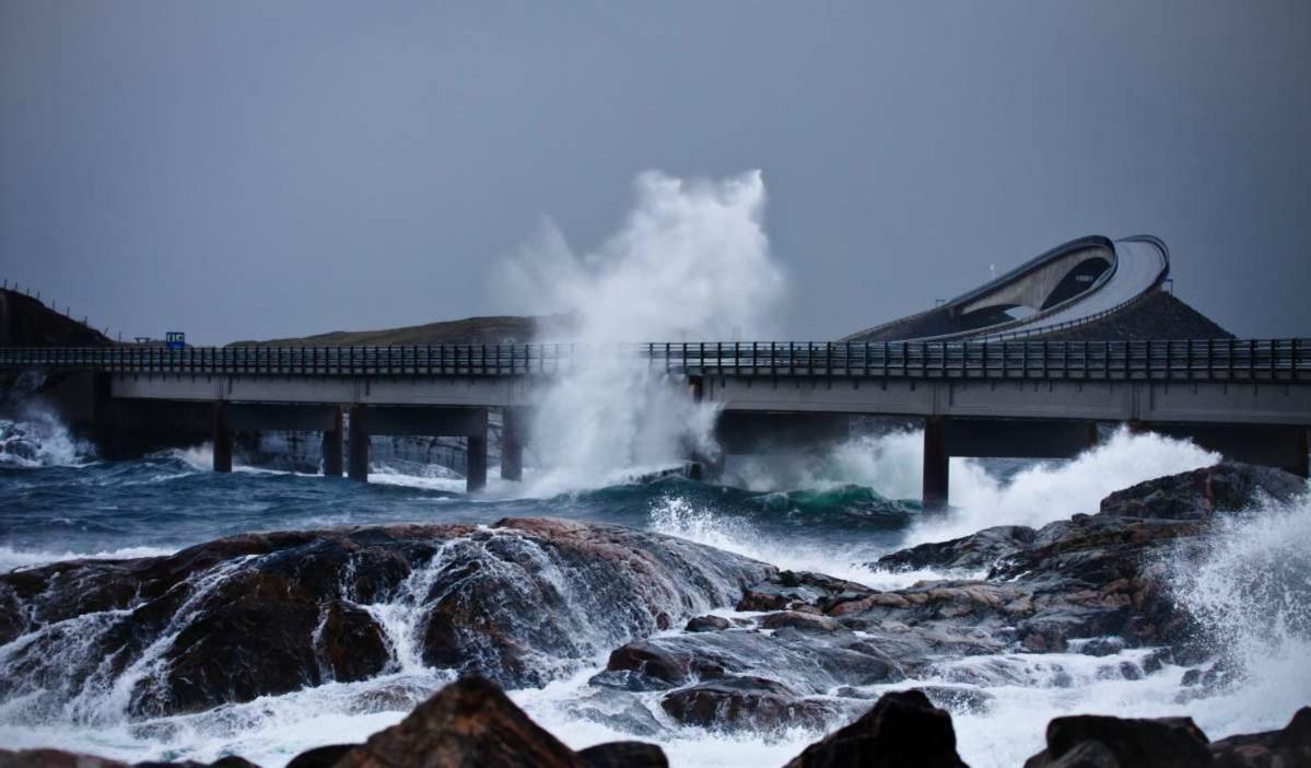 Ola Bua Near The Atlantic Road Apartment Lyngstad Exterior photo